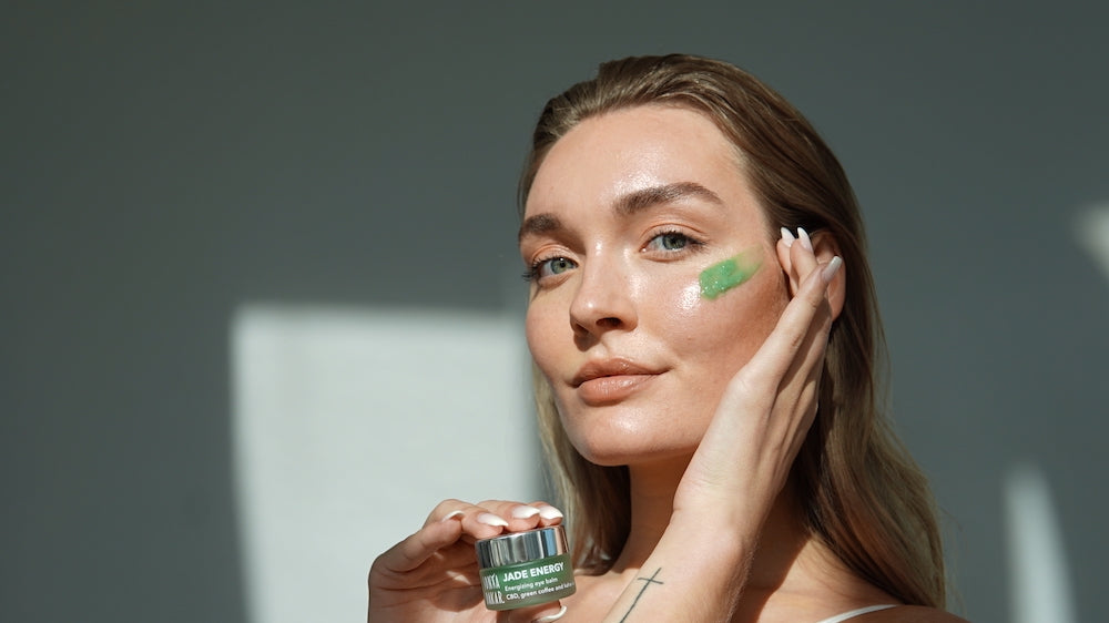 Does eye balm work for dry skin and what are its benefits?