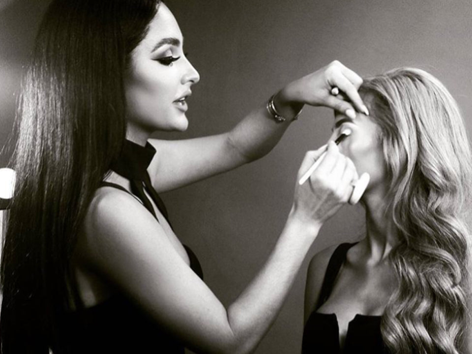 Ariana Grande’s Makeup Artist Ashley K Holm Talks Awards Season Glam