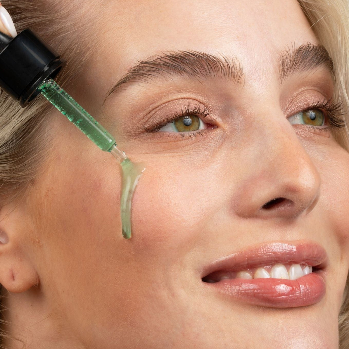 Barrier Bliss face serum applied to skin – fast-absorbing lightweight formula