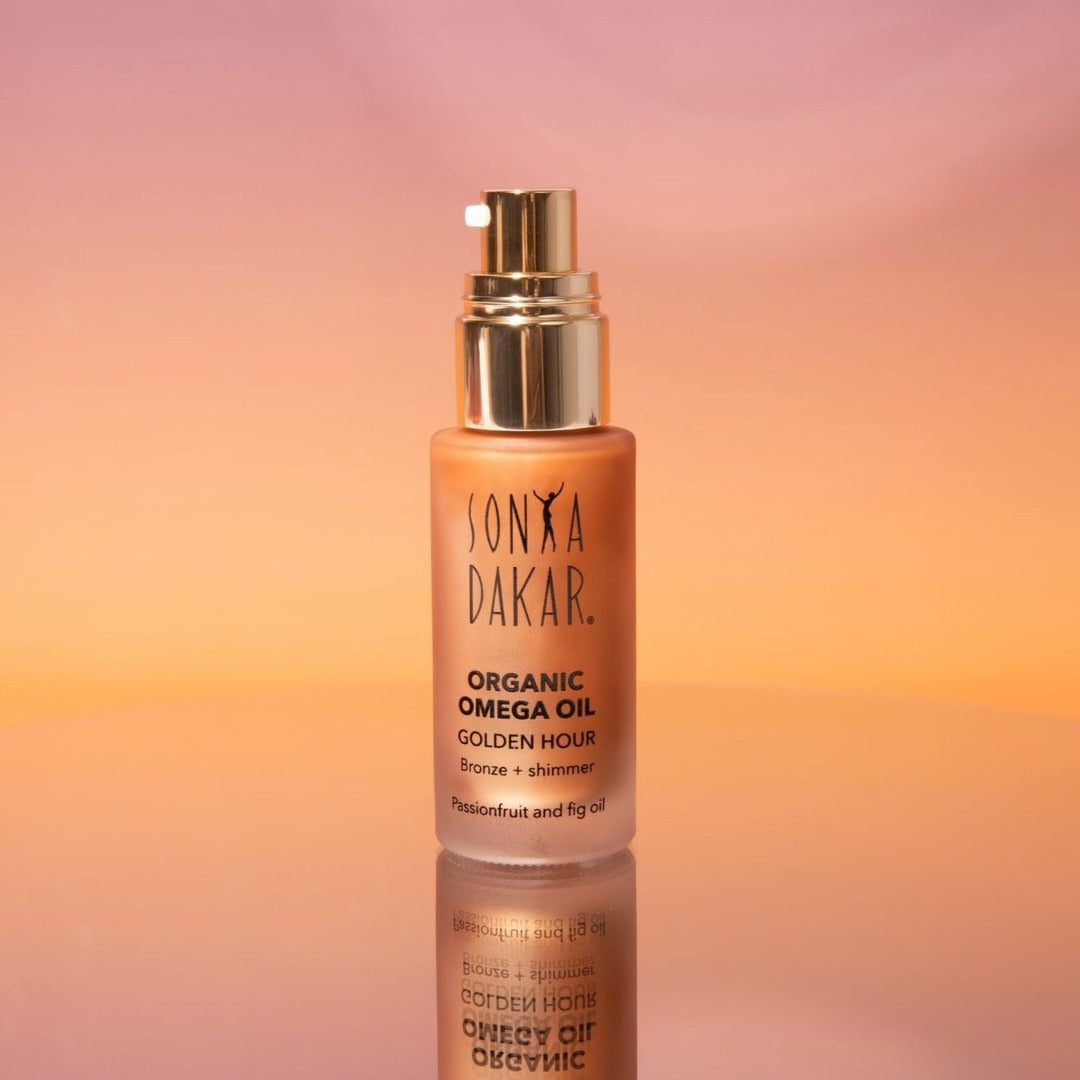 Infused with antioxidant-rich passionfruit and fig oils, Golden Hour face oil is perfect for adding a touch of California gold to any complexion