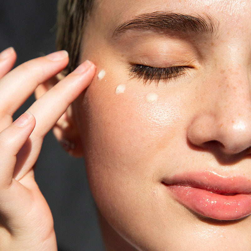 Eyeposuction eye treatment heals and hydrates to reduce puffiness and fine lines